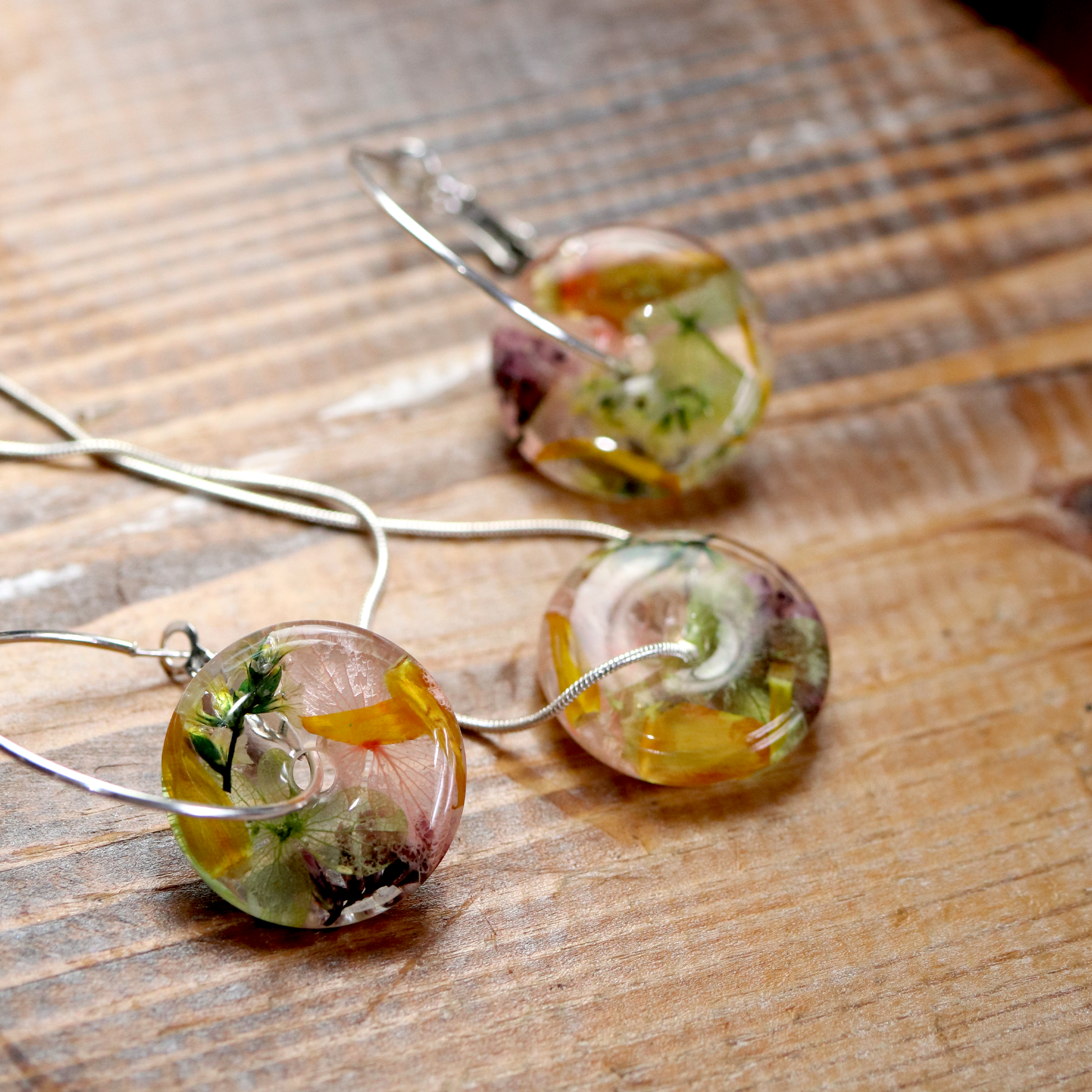 Botanical Flower Donut Shaped Earrings and Pendant Set - Calico Unicorn