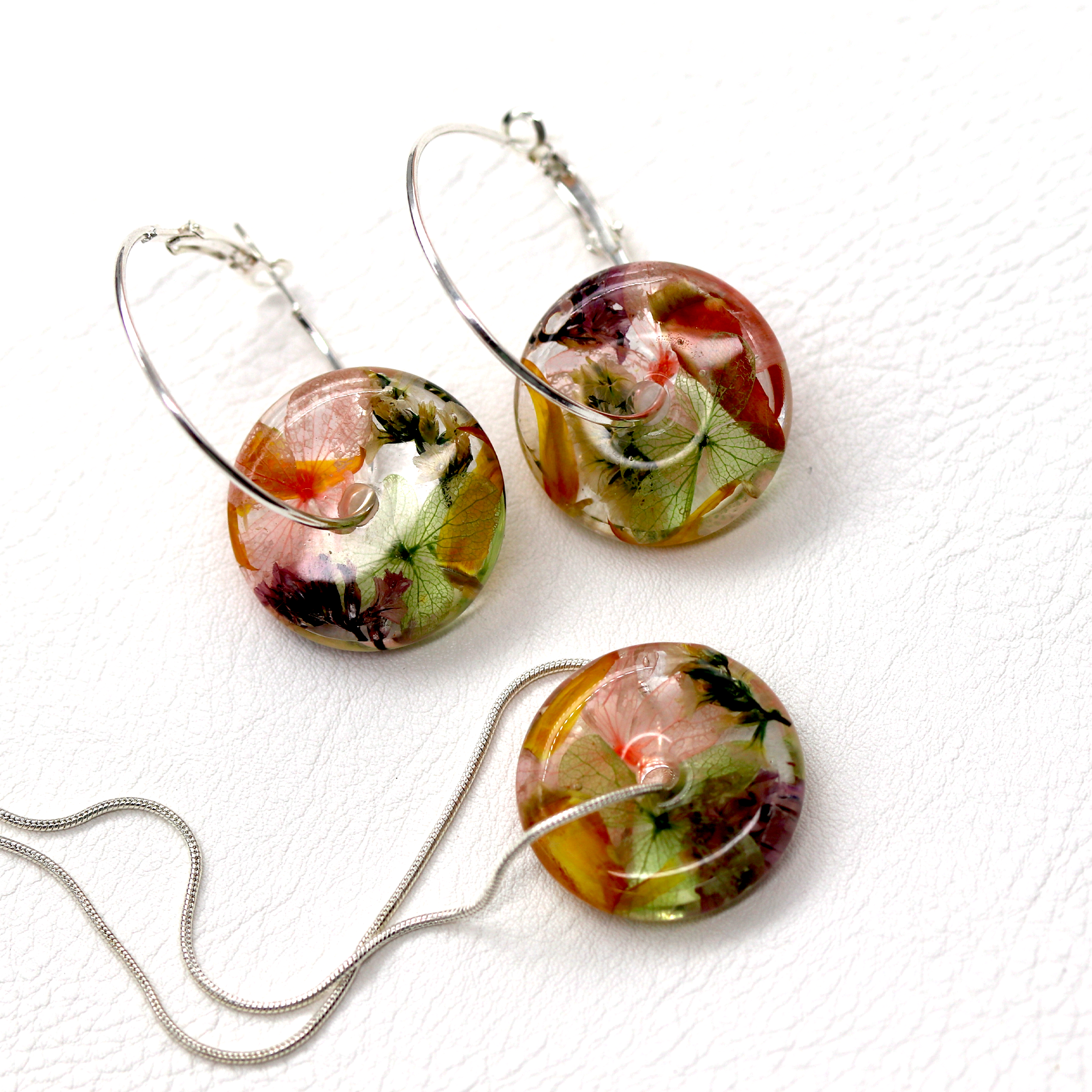 Botanical Flower Donut Shaped Earrings and Pendant Set - Calico Unicorn