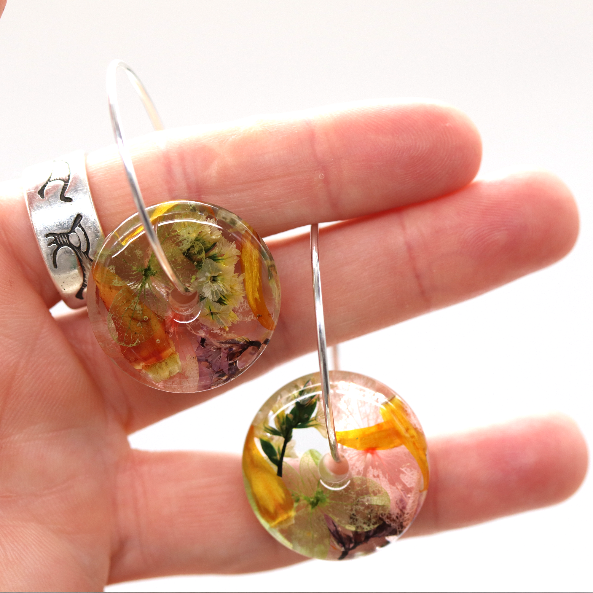 Botanical Flower Donut Shaped Earrings and Pendant Set - Calico Unicorn