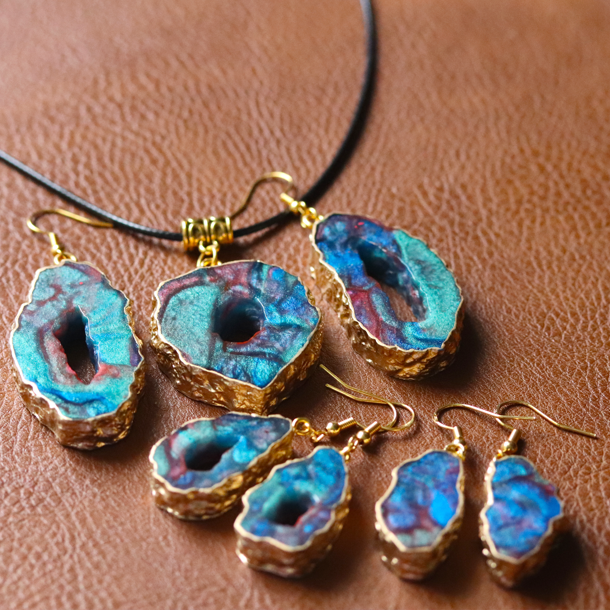 Earthy Galaxy Geode Pendant + Earrings Pendant Set image 3