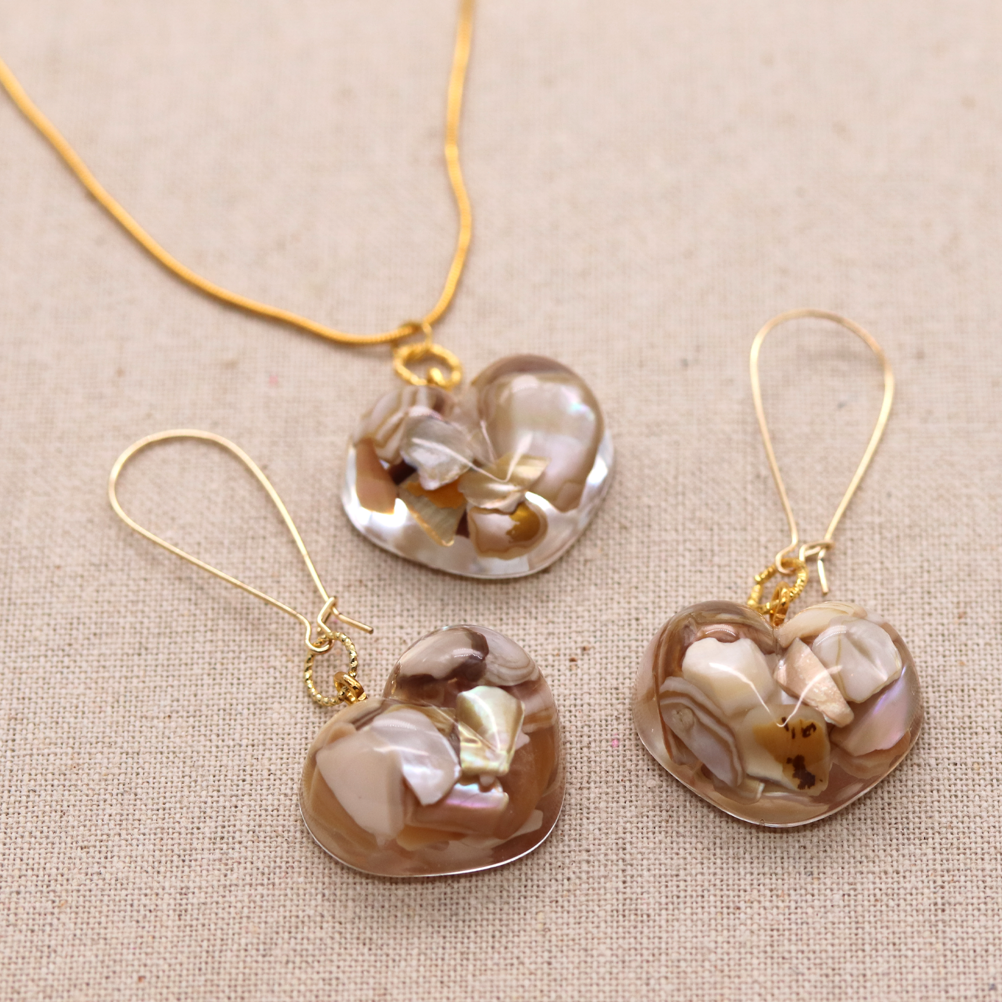 Simple Mother of Pearl Heart-Shaped Earrings image 2