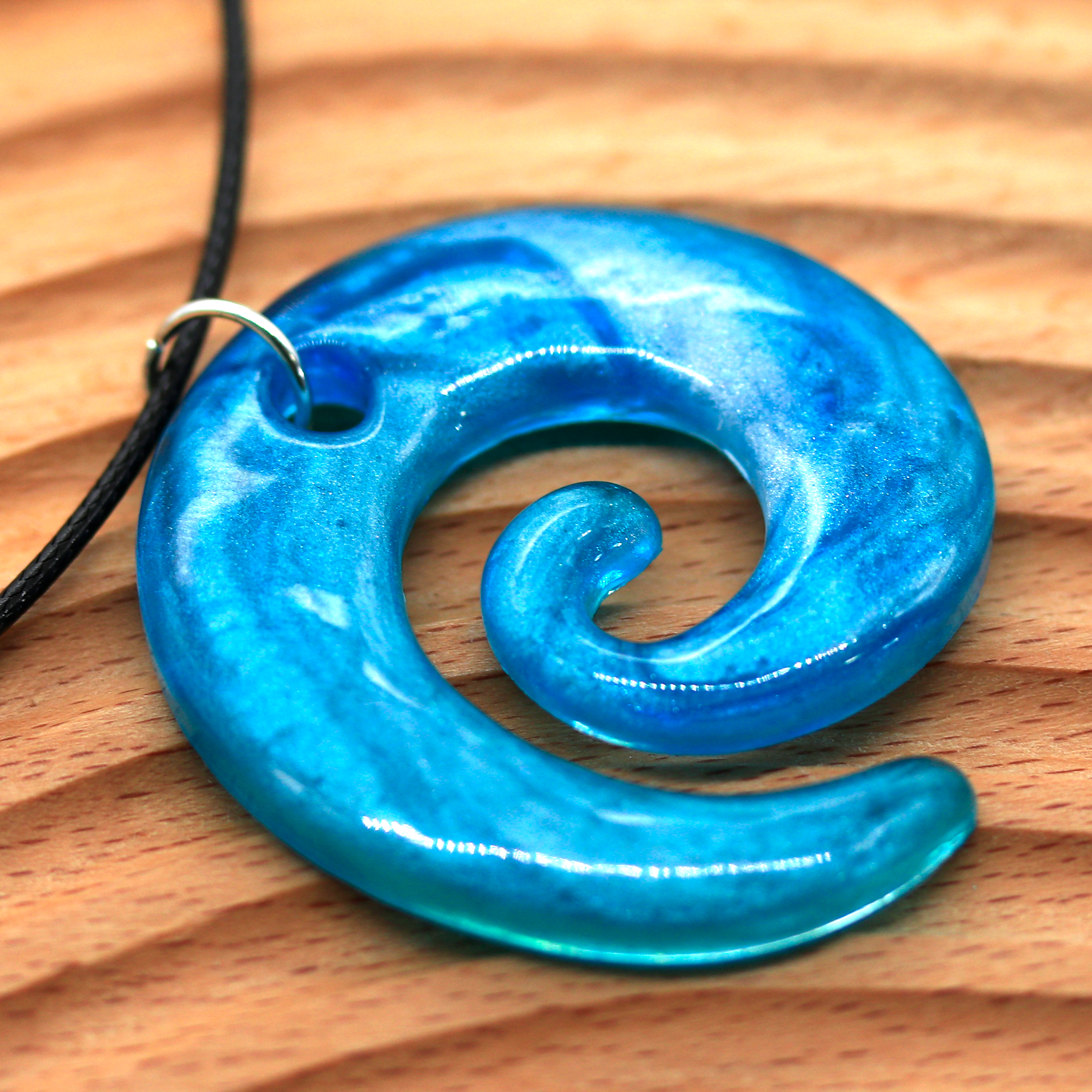 Ocean Pearly Blue Marble Spiral Pendant image 8