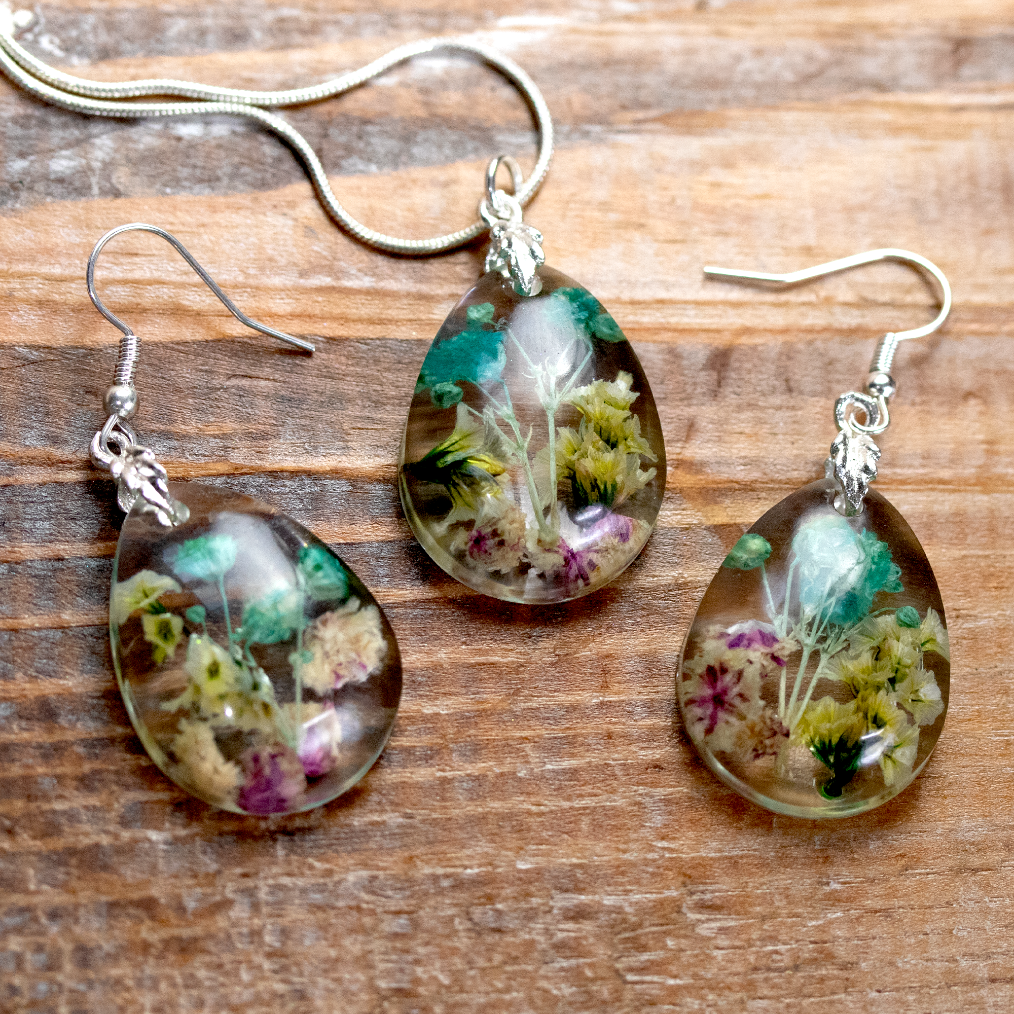 Teardrop Botanical Flower Pendant - Calico Unicorn