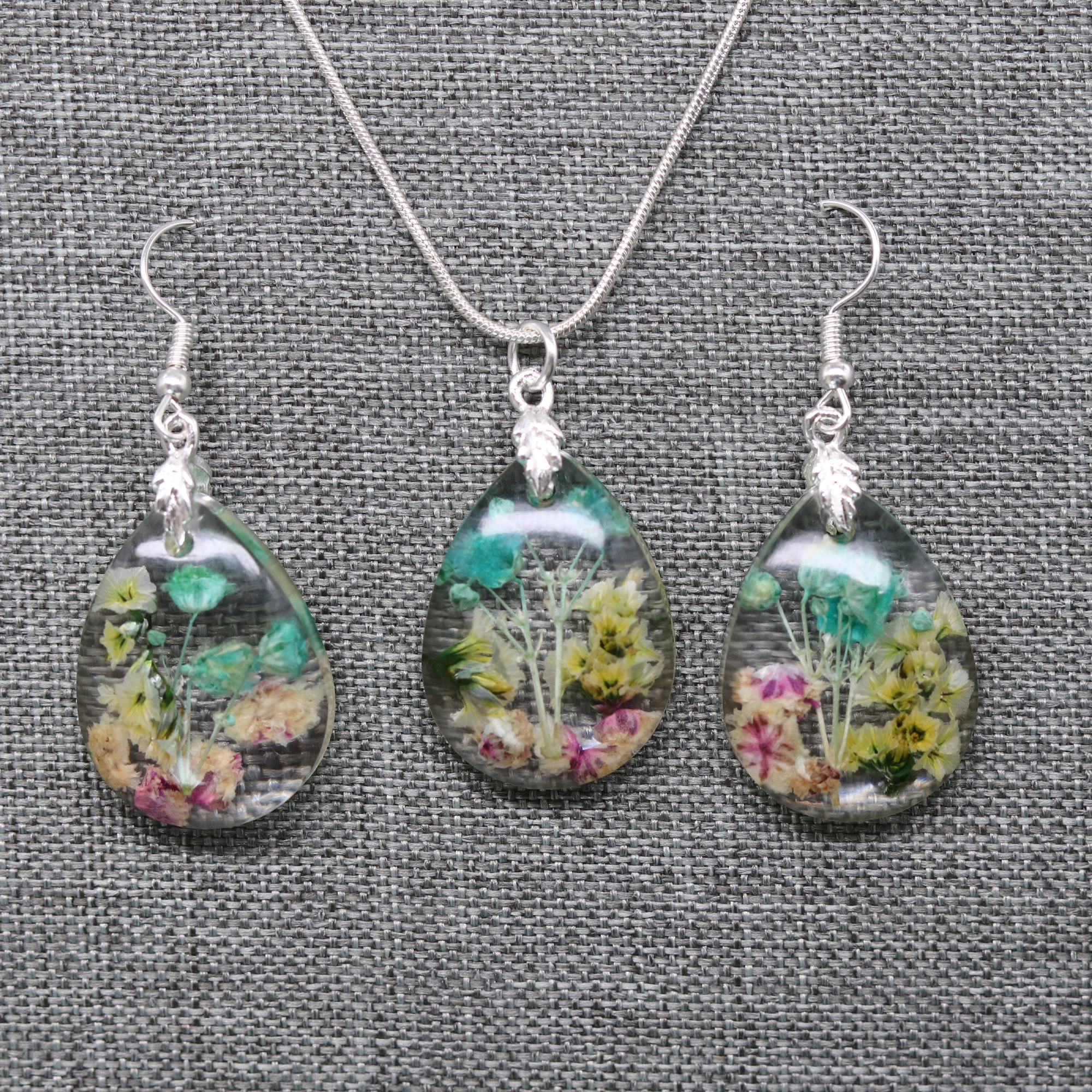 Teardrop Botanical Flower Pendant - Calico Unicorn