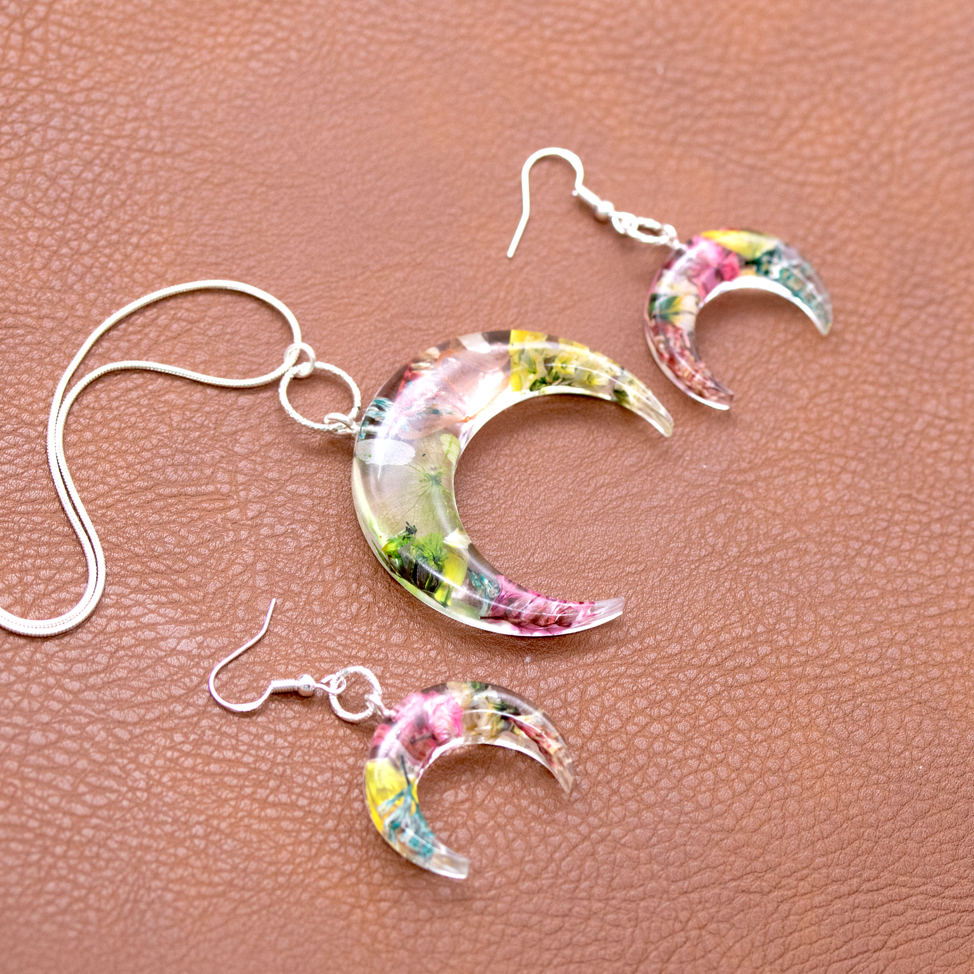 Botanical Flower Bull Horn/Horizontal Moon Earrings and Pendant Set