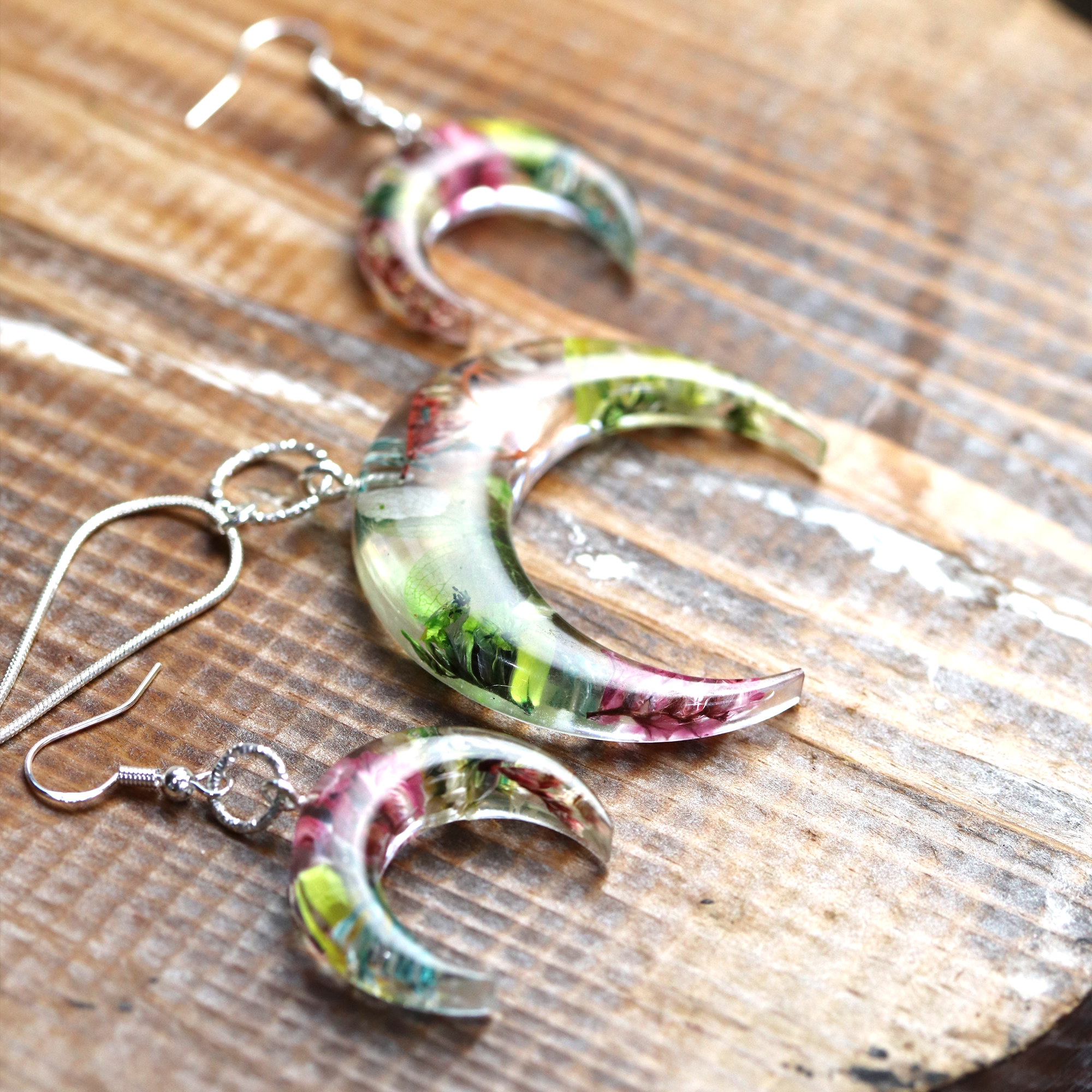 Botanical Flower Bull Horn/Horizontal Moon Earrings and Pendant Set