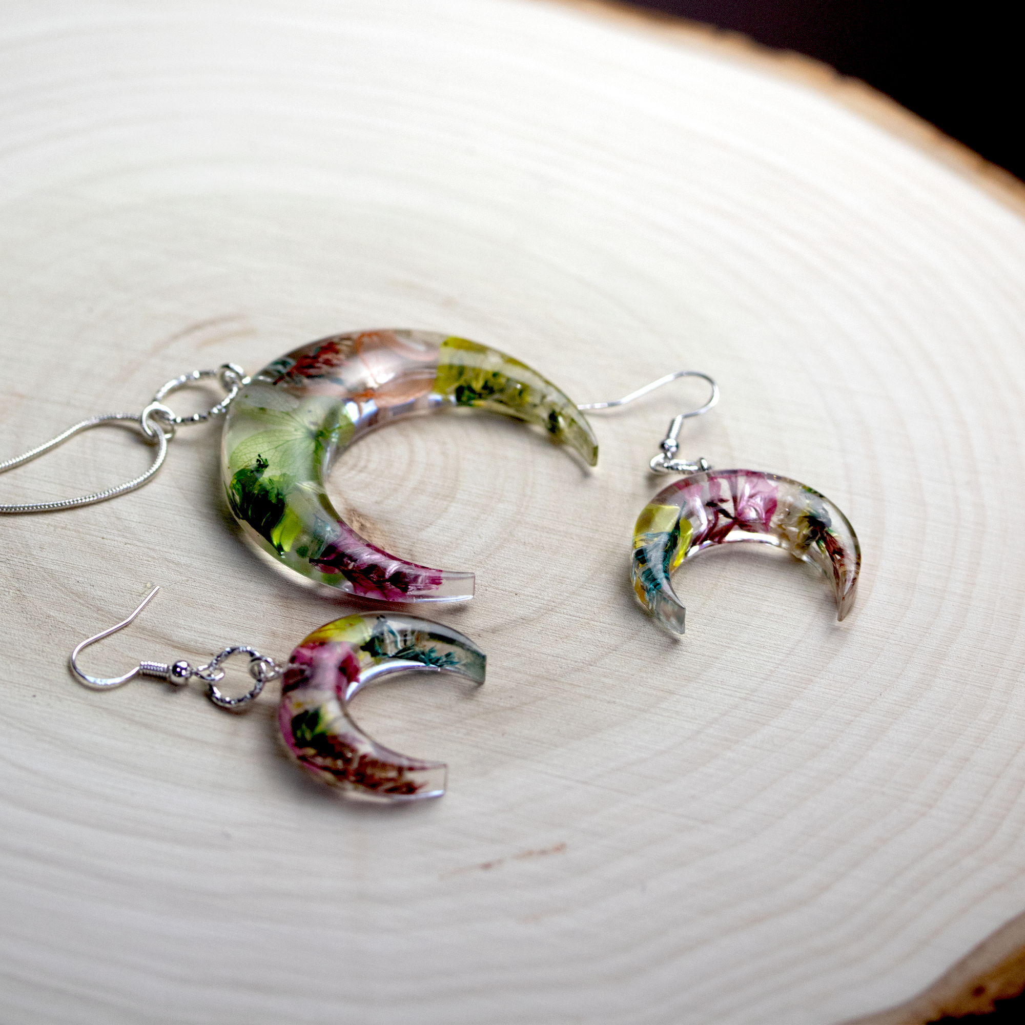 Botanical Flower Bull Horn/Horizontal Moon Earrings and Pendant Set