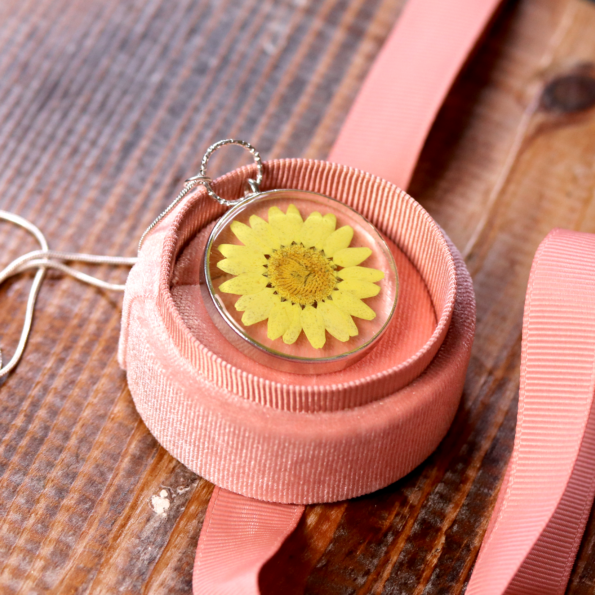 Colorful Daisy Pendant - Calico Unicorn
