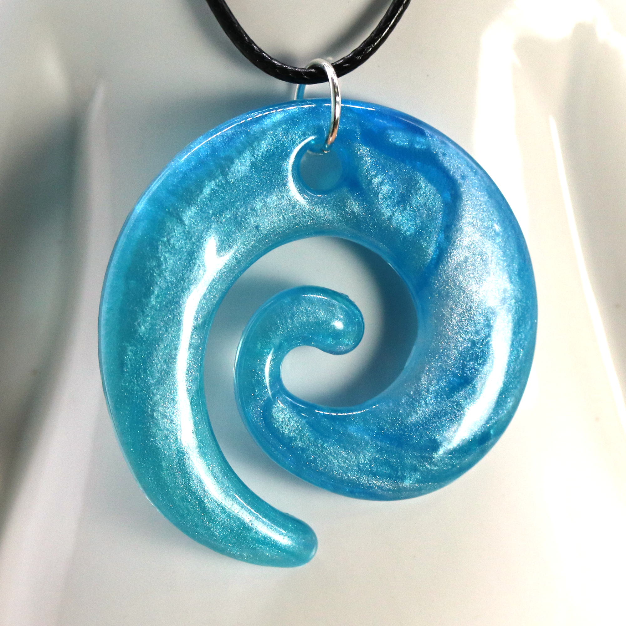 Ocean Pearly Blue Marble Spiral Pendant image 2