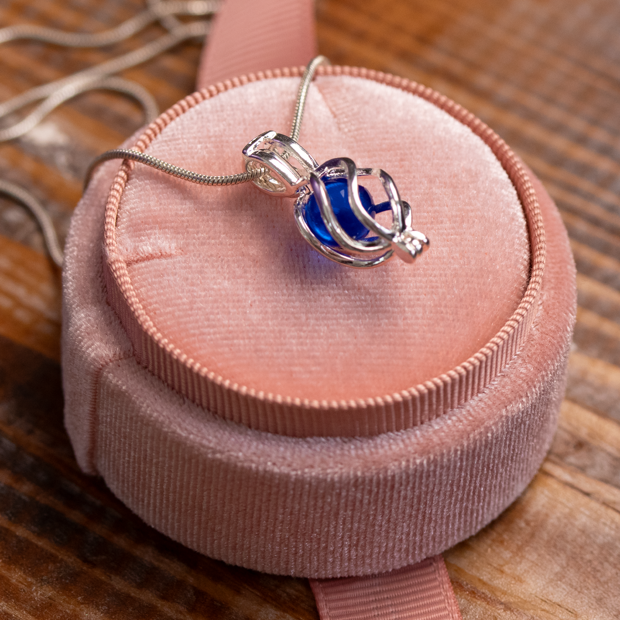 Dainty 10 Color Interchangeable Cage Pendant