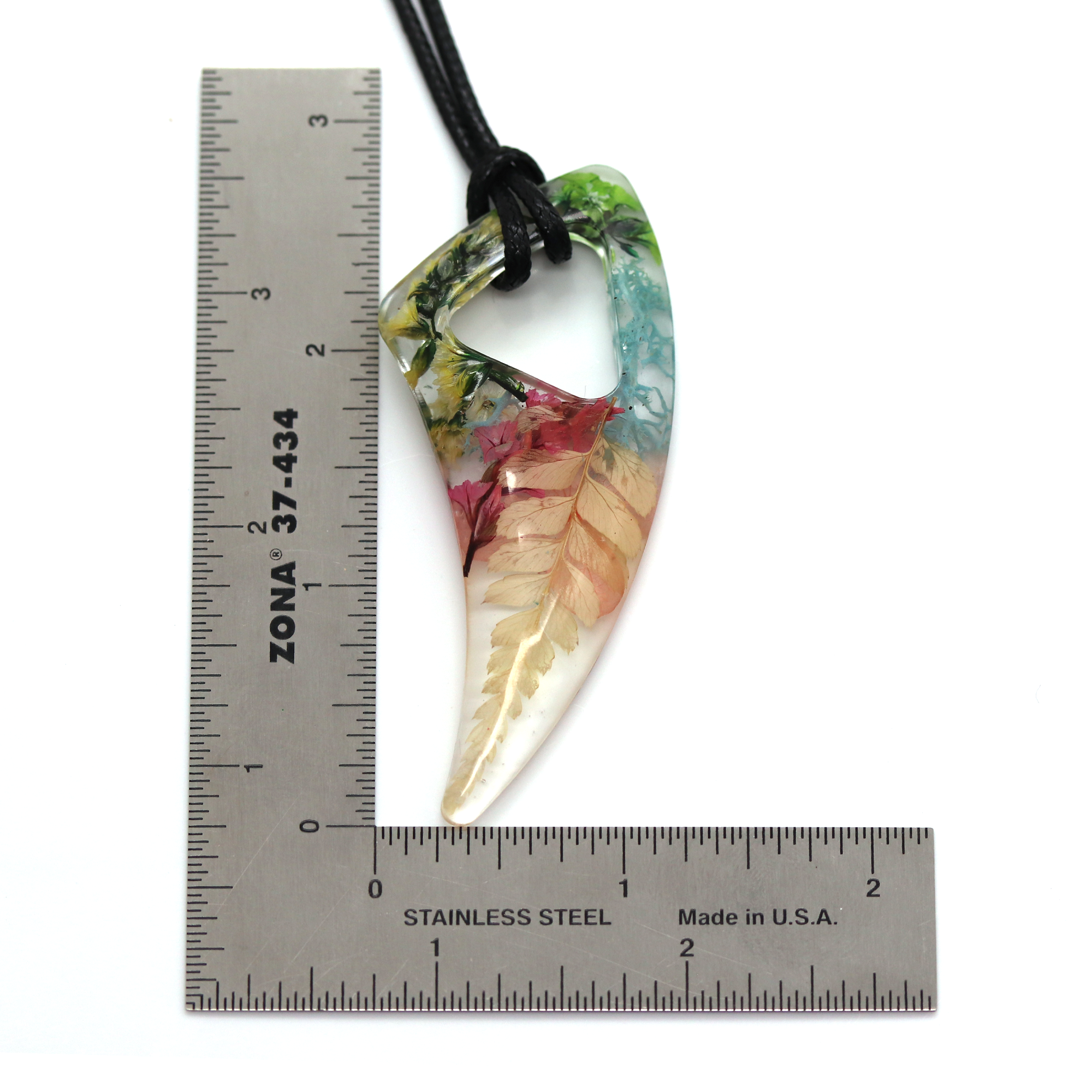 Tribal Wolf/Shark Tooth-Shaped Fairy-Core Dried Flowers Pendant image 5