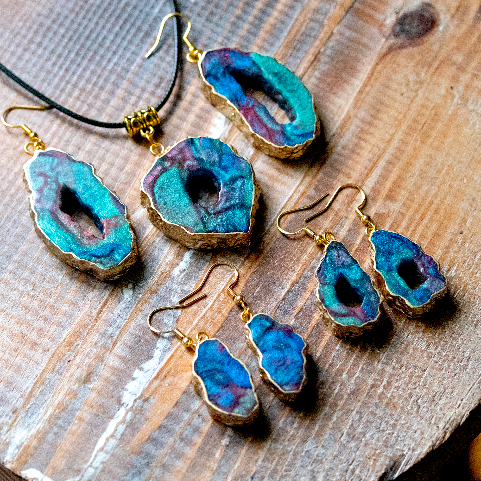 Earthy Galaxy Geode Pendant + Earrings Pendant Set image 0