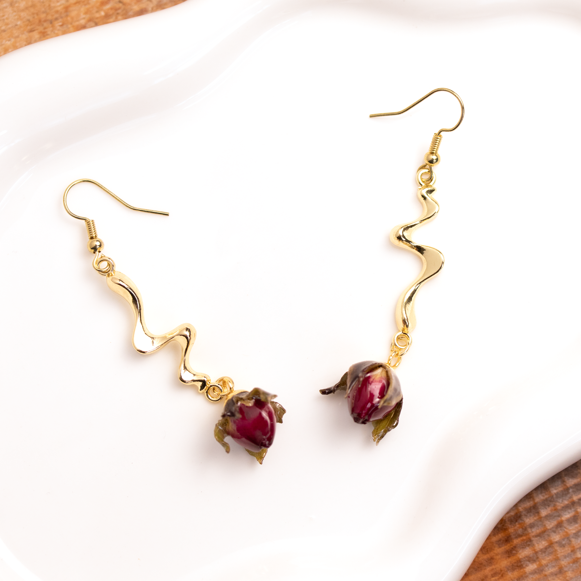 Real red mini rose bud earrings pendant set gold 5.png