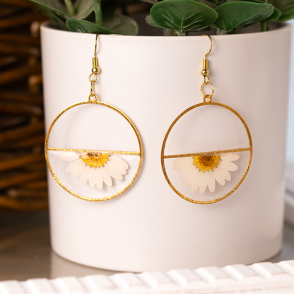 Real daisy half circle lightweight earrings 6.png